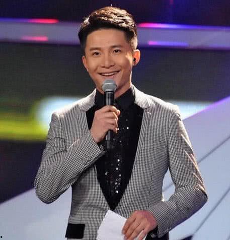 娱乐八卦吃瓜男主持人